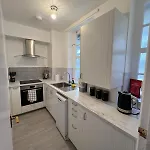 1 Bed Apartment - Centrally Located In The Heart Of Westminster